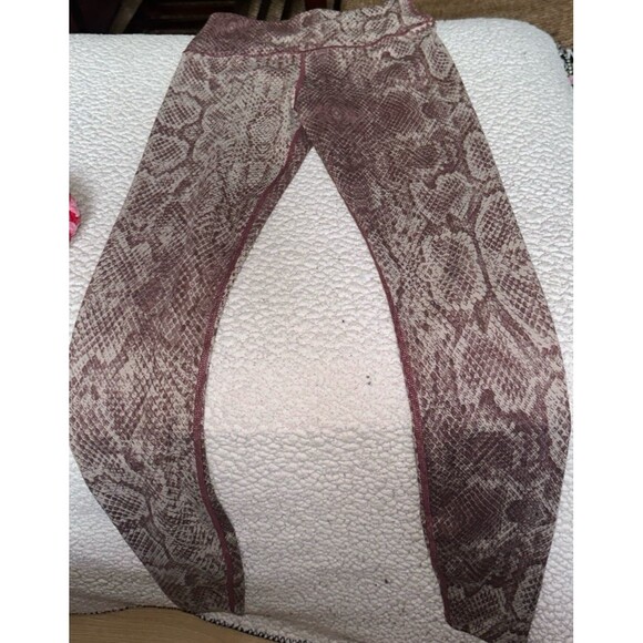 Varley snakeprint leggings
